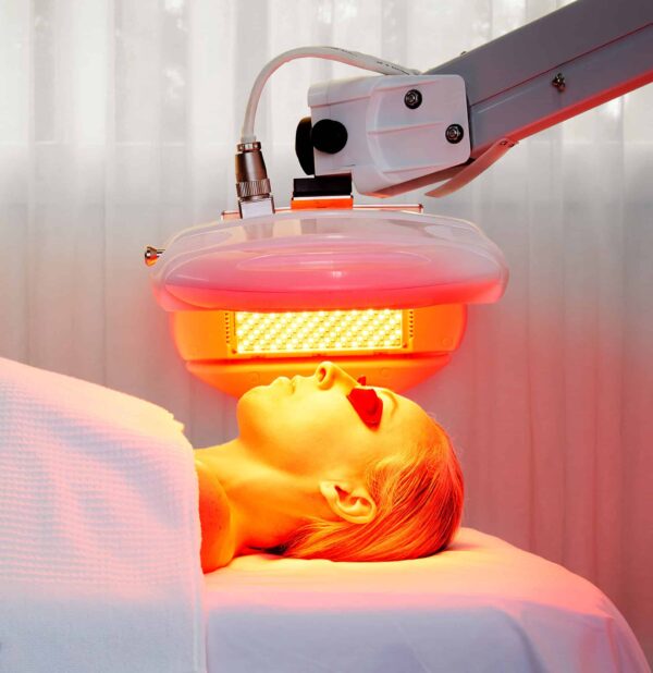 Dermalux Triwave red led light therapy session